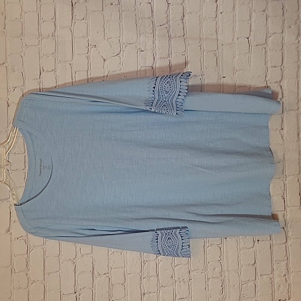 Crisp 3/4 sleeve size 1X Light Blue Lace Cuff Classic Tunic Woman Within